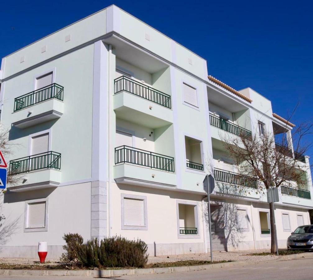 Central Apartment-Terrace And Pool كاباناس تْدي تافيرا المظهر الخارجي الصورة